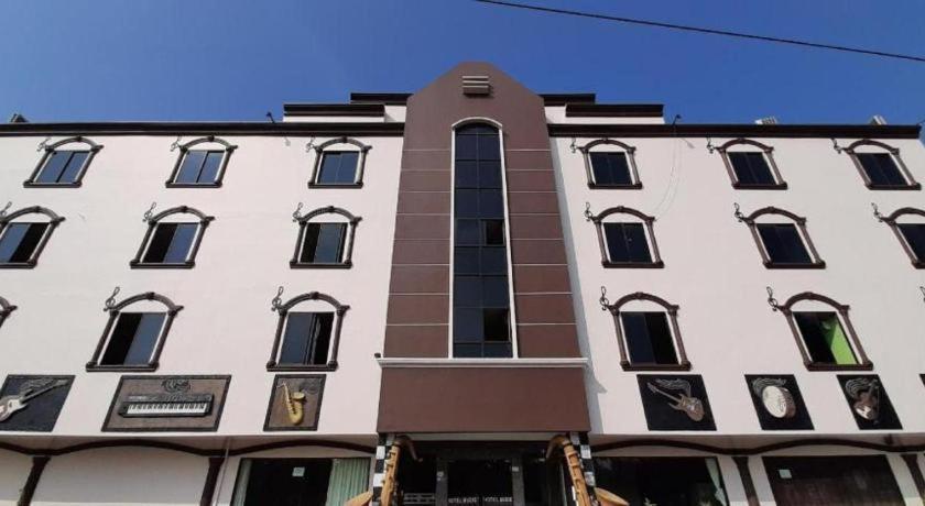 The Music Hotel Kangboi Bagian luar foto